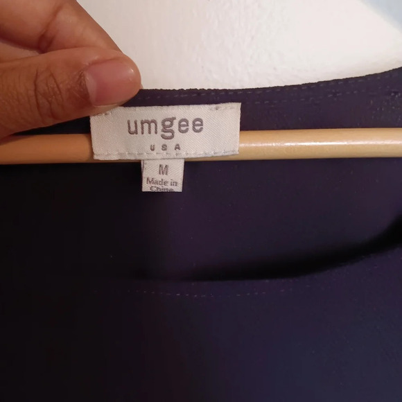 Umgee top with floral sleeves Color: Black and different - Picture 2 of 5